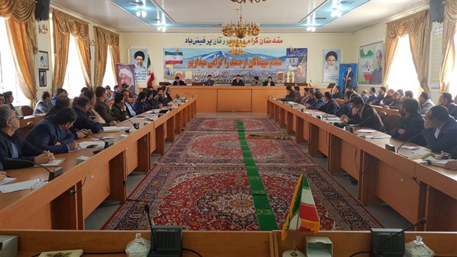 جلسه معرفی کارشناسان معین و معین ارشد بخش‌های دوگانه شهرستان مراغه با حضور ظفر محمدی، معاون استاندار و فرماندار ویژه شهرستان مراغه، علی سلطان‌زاده، مدیر پست شهرستان مراغه و دهیاران این شهرستان برگزار شد.